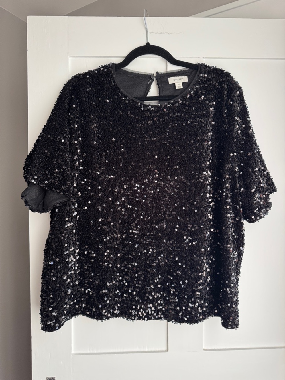 ON-TRENDS Black Sequin Short Sleeve Blouse
